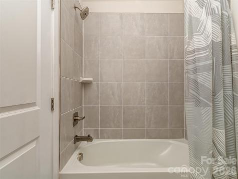 1033 Simcoe Lane Charlotte NC 28217