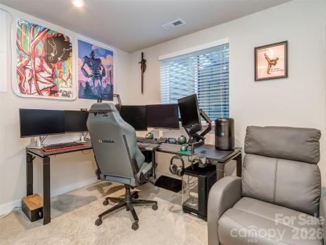 1033 Simcoe Lane Charlotte NC 28217