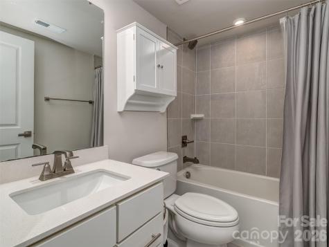 1033 Simcoe Lane Charlotte NC 28217