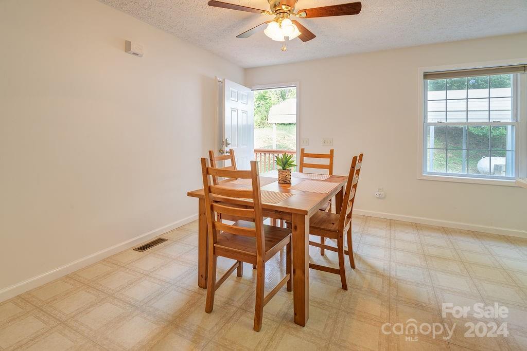 6 Pilgrim Lane Waynesville NC 28785