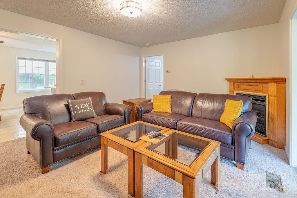 6 Pilgrim Lane Waynesville NC 28785