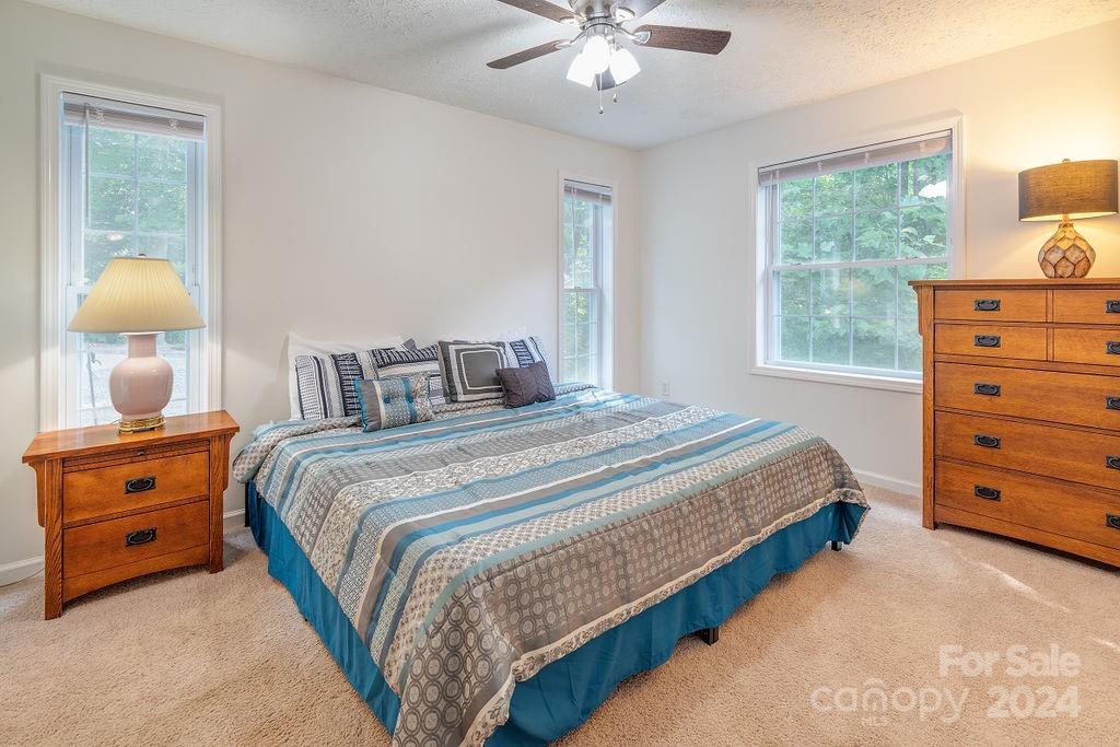 6 Pilgrim Lane Waynesville NC 28785