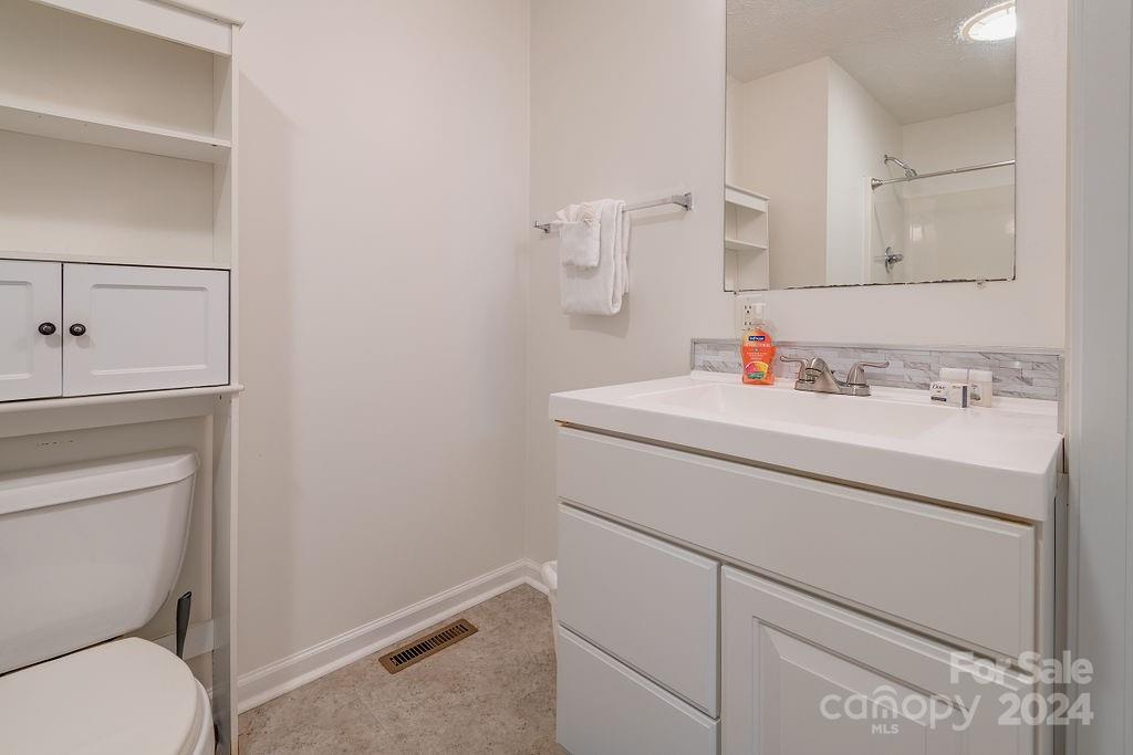 6 Pilgrim Lane Waynesville NC 28785