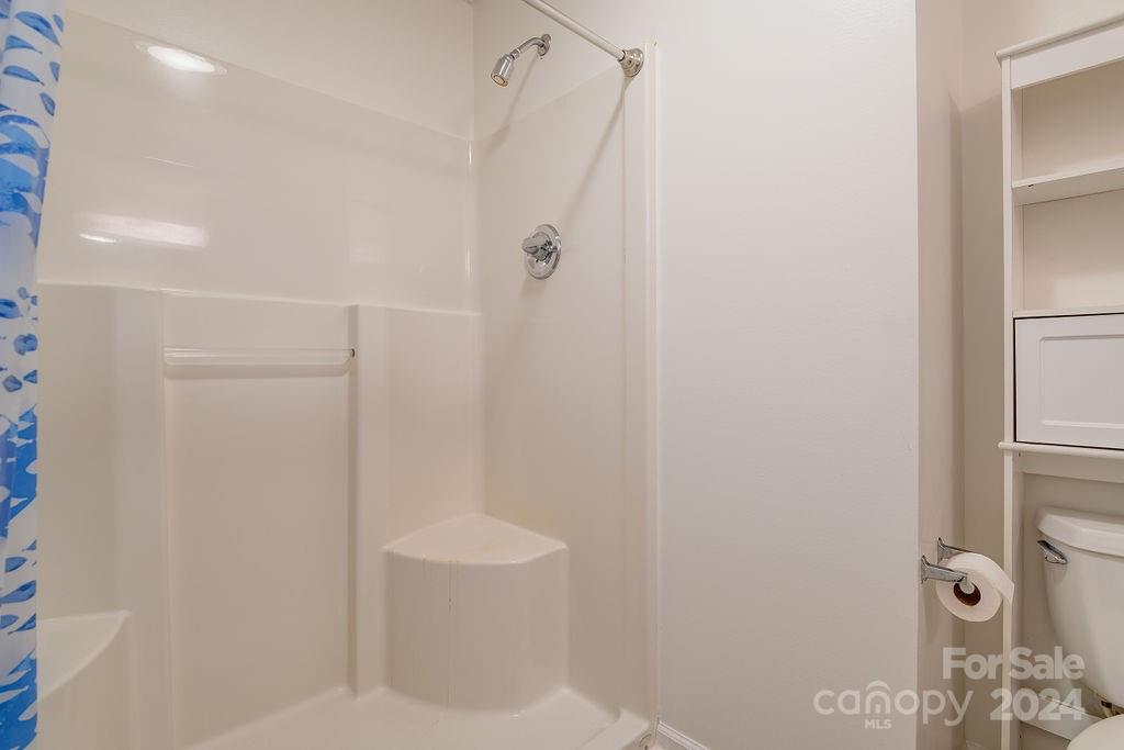 6 Pilgrim Lane Waynesville NC 28785