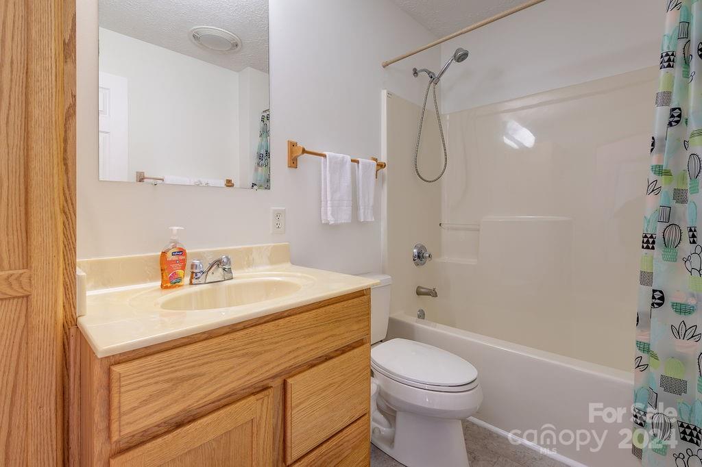 6 Pilgrim Lane Waynesville NC 28785