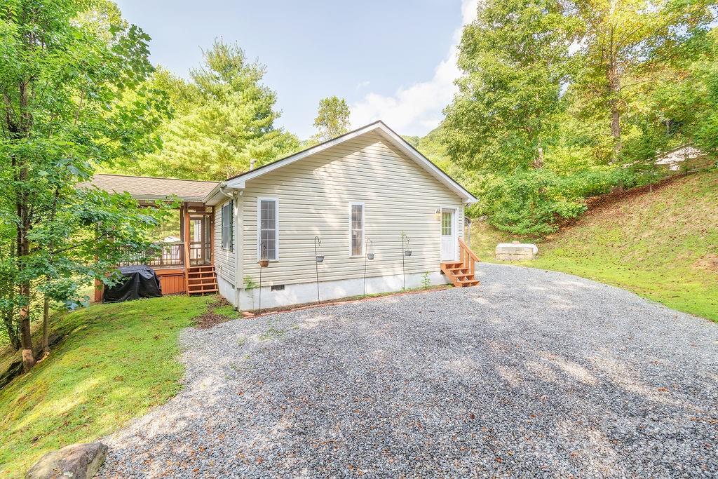 6 Pilgrim Lane Waynesville NC 28785