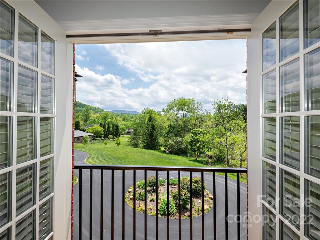 926 New Haw Creek Road Asheville NC 28805