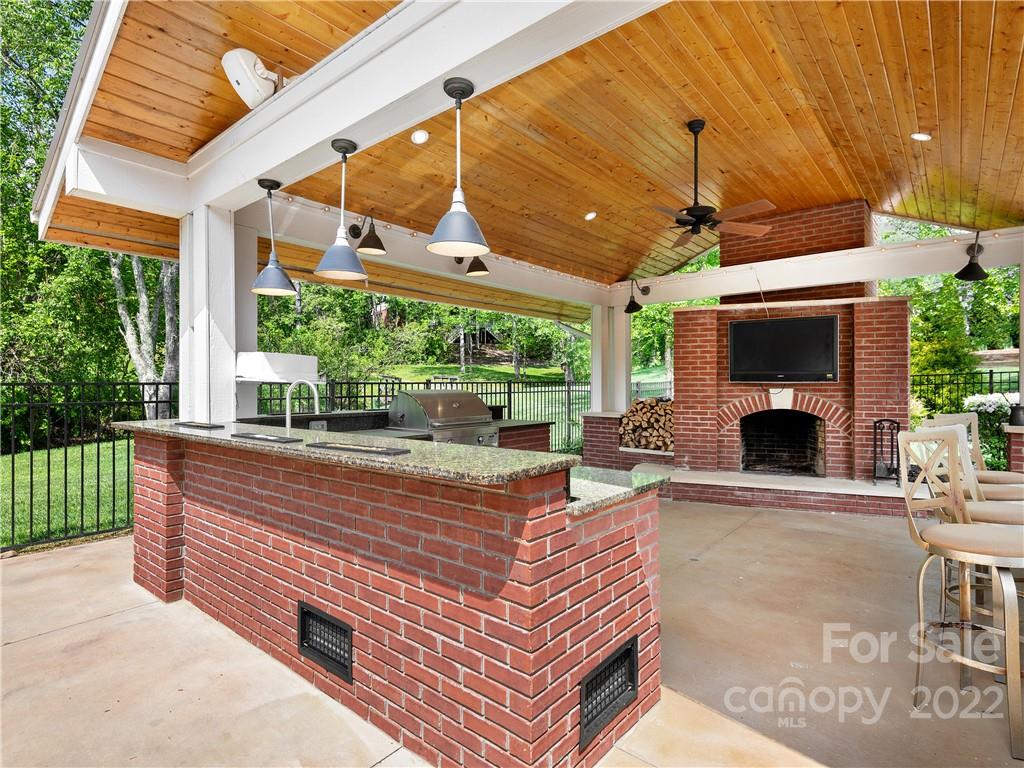 926 New Haw Creek Road Asheville NC 28805