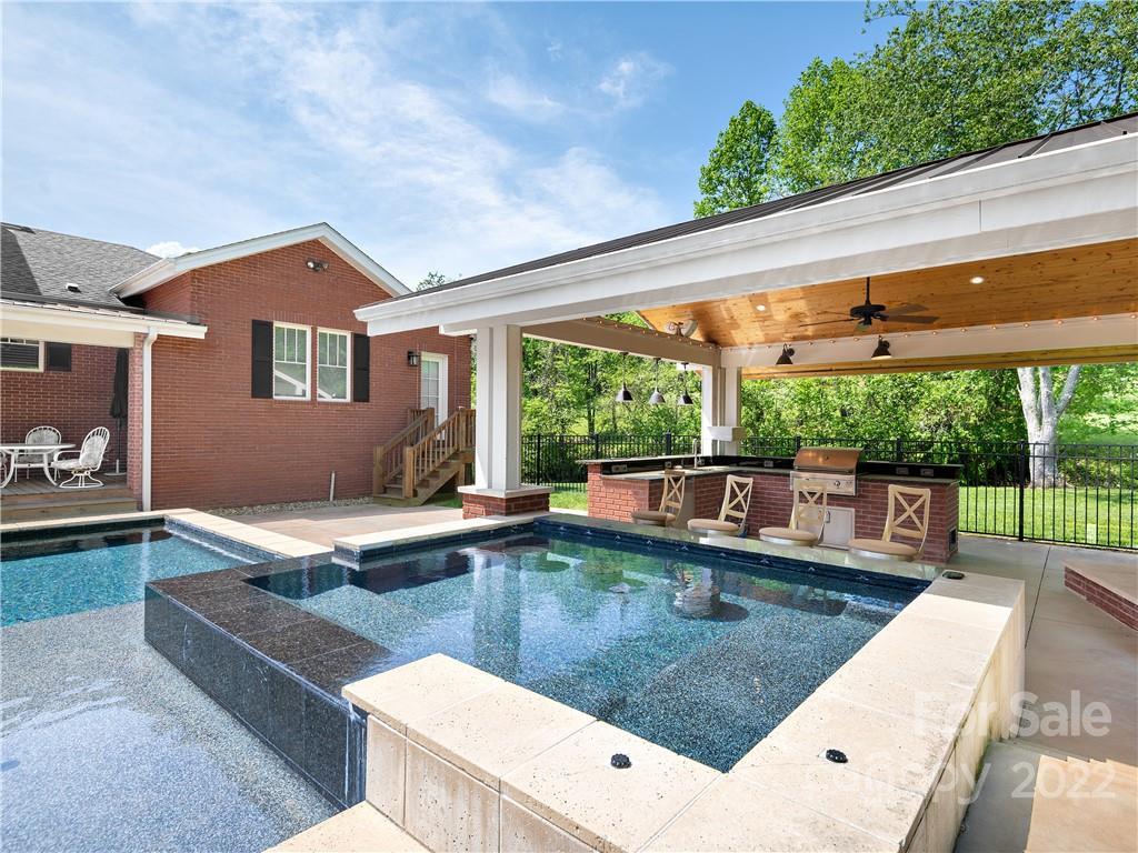 926 New Haw Creek Road Asheville NC 28805