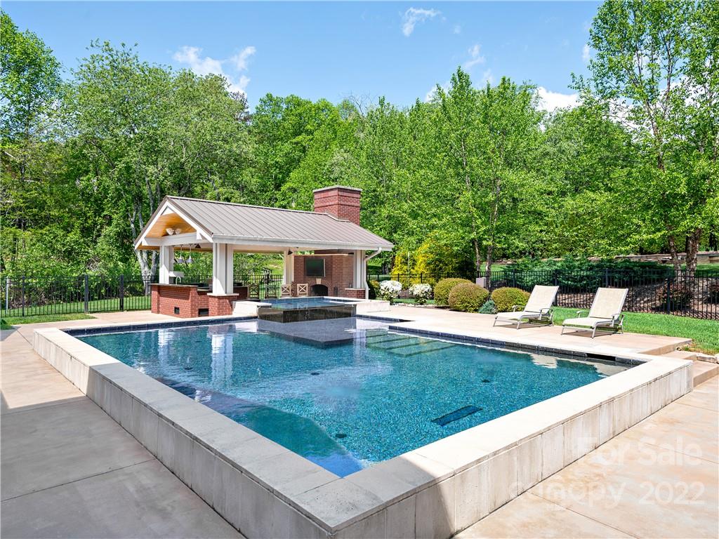 926 New Haw Creek Road Asheville NC 28805