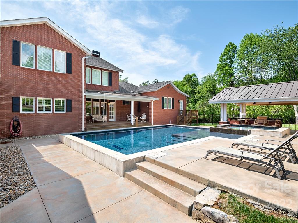 926 New Haw Creek Road Asheville NC 28805