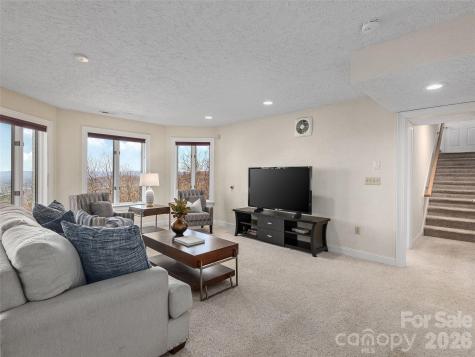 33 Elk Ridge Drive Asheville NC 28804