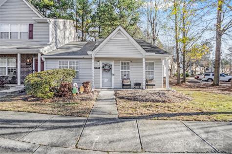 4169 Birch Leaf Court Charlotte NC 28215
