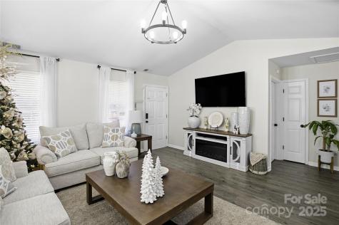 4169 Birch Leaf Court Charlotte NC 28215