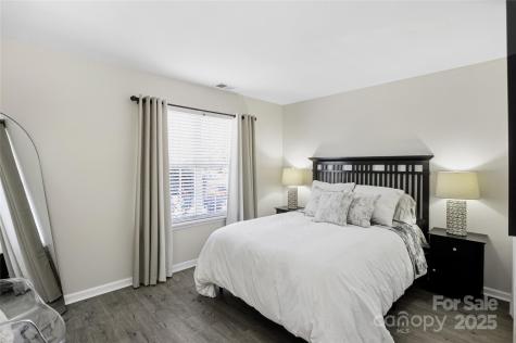 4169 Birch Leaf Court Charlotte NC 28215