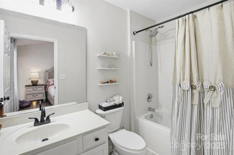 4169 Birch Leaf Court Charlotte NC 28215