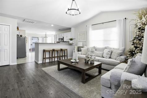 4169 Birch Leaf Court Charlotte NC 28215
