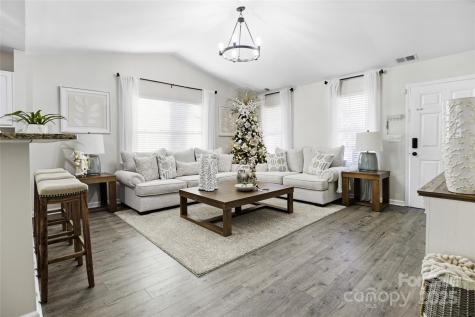 4169 Birch Leaf Court Charlotte NC 28215