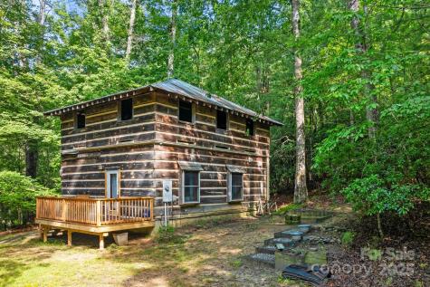 118 Blossom Road Brevard NC 28712