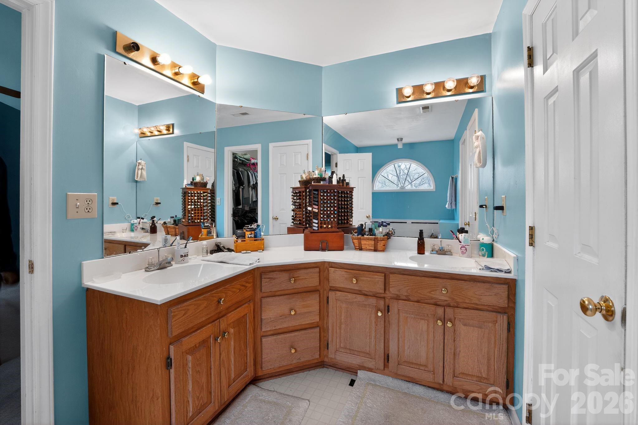 9510 Saddle Run Trail Charlotte NC 28269