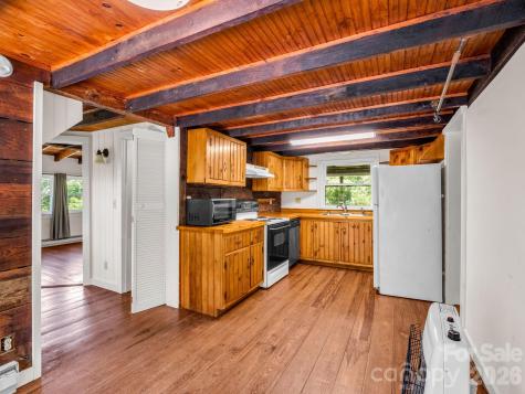 255 & 257 Crescent Street Saluda NC 28773