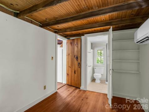 255 & 257 Crescent Street Saluda NC 28773