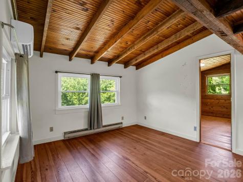 255 & 257 Crescent Street Saluda NC 28773