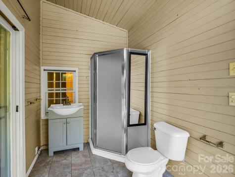 255 & 257 Crescent Street Saluda NC 28773
