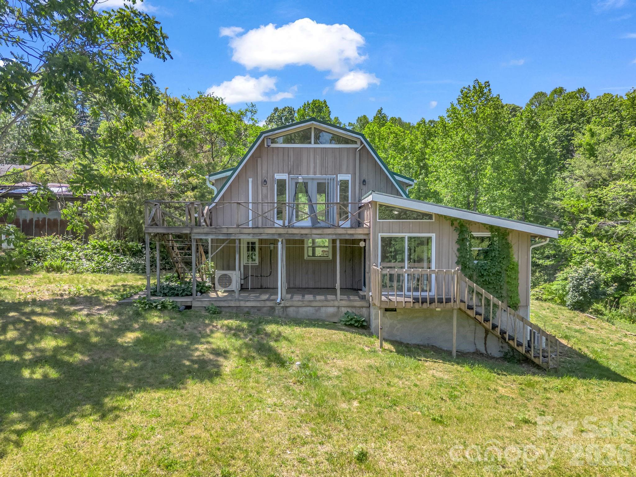 255 & 257 Crescent Street Saluda NC 28773