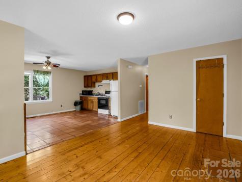 255 & 257 Crescent Street Saluda NC 28773