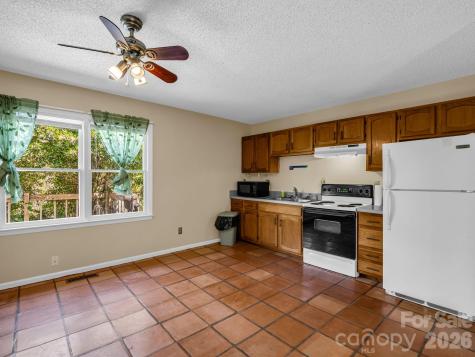 255 & 257 Crescent Street Saluda NC 28773