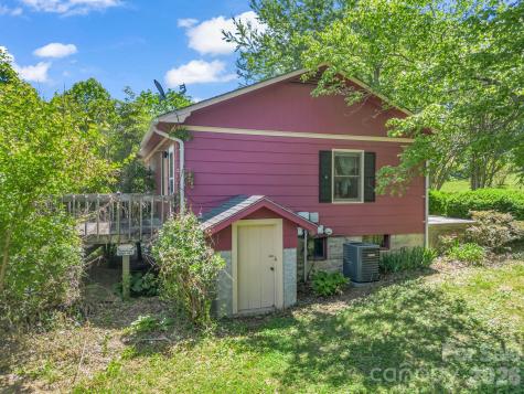 255 & 257 Crescent Street Saluda NC 28773