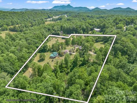 255 & 257 Crescent Street Saluda NC 28773