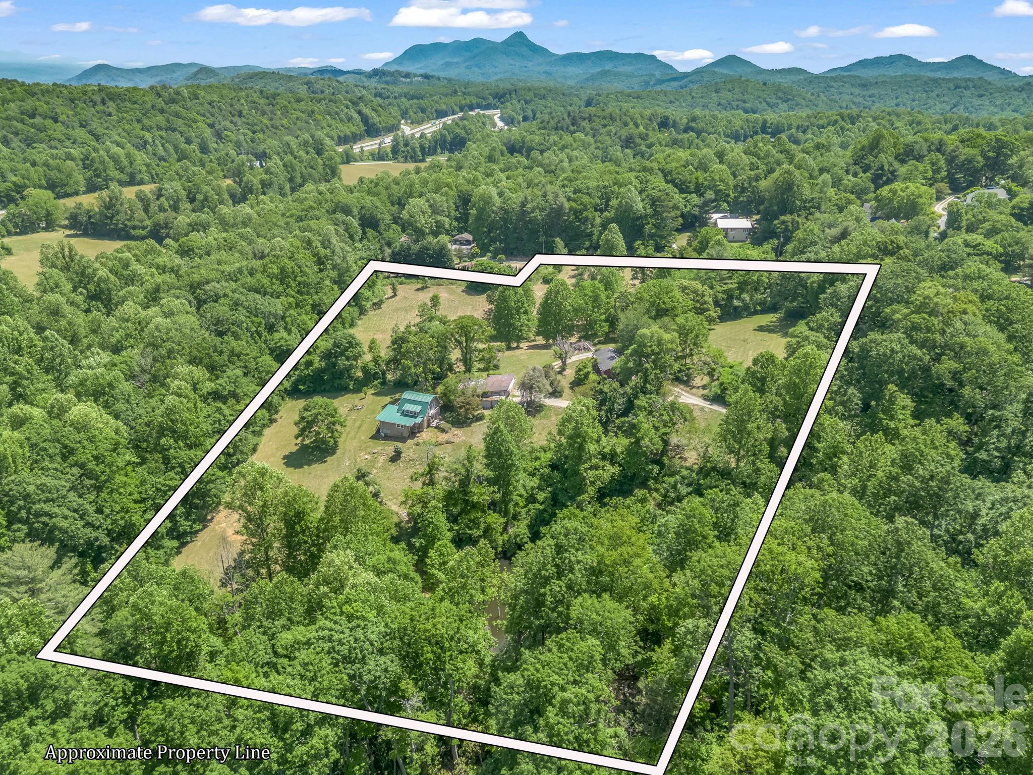 255 & 257 Crescent Street Saluda NC 28773