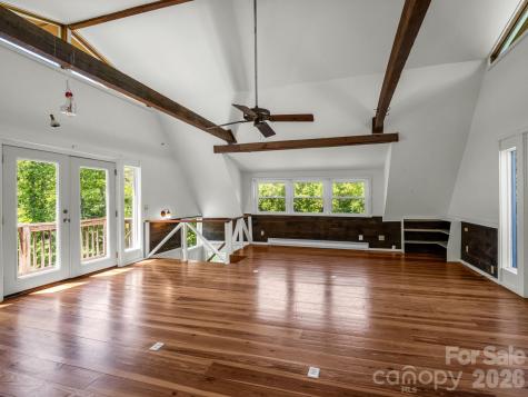 255 & 257 Crescent Street Saluda NC 28773