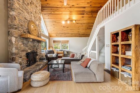 15 Crest Circle Drive Weaverville NC 28787