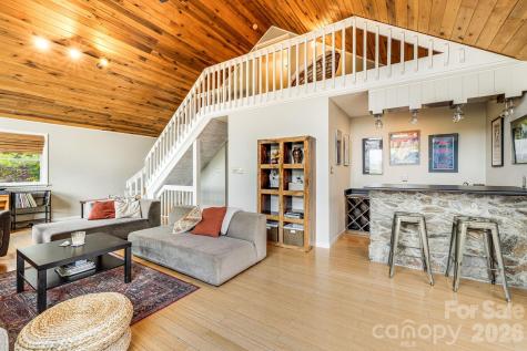 15 Crest Circle Drive Weaverville NC 28787