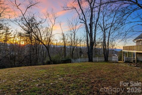 15 Crest Circle Drive Weaverville NC 28787