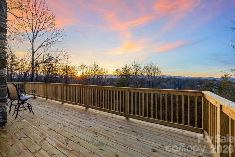 15 Crest Circle Drive Weaverville NC 28787