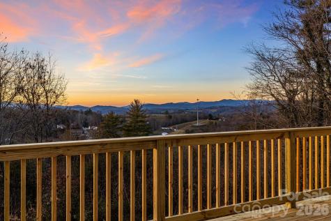 15 Crest Circle Drive Weaverville NC 28787