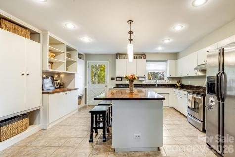 15 Crest Circle Drive Weaverville NC 28787