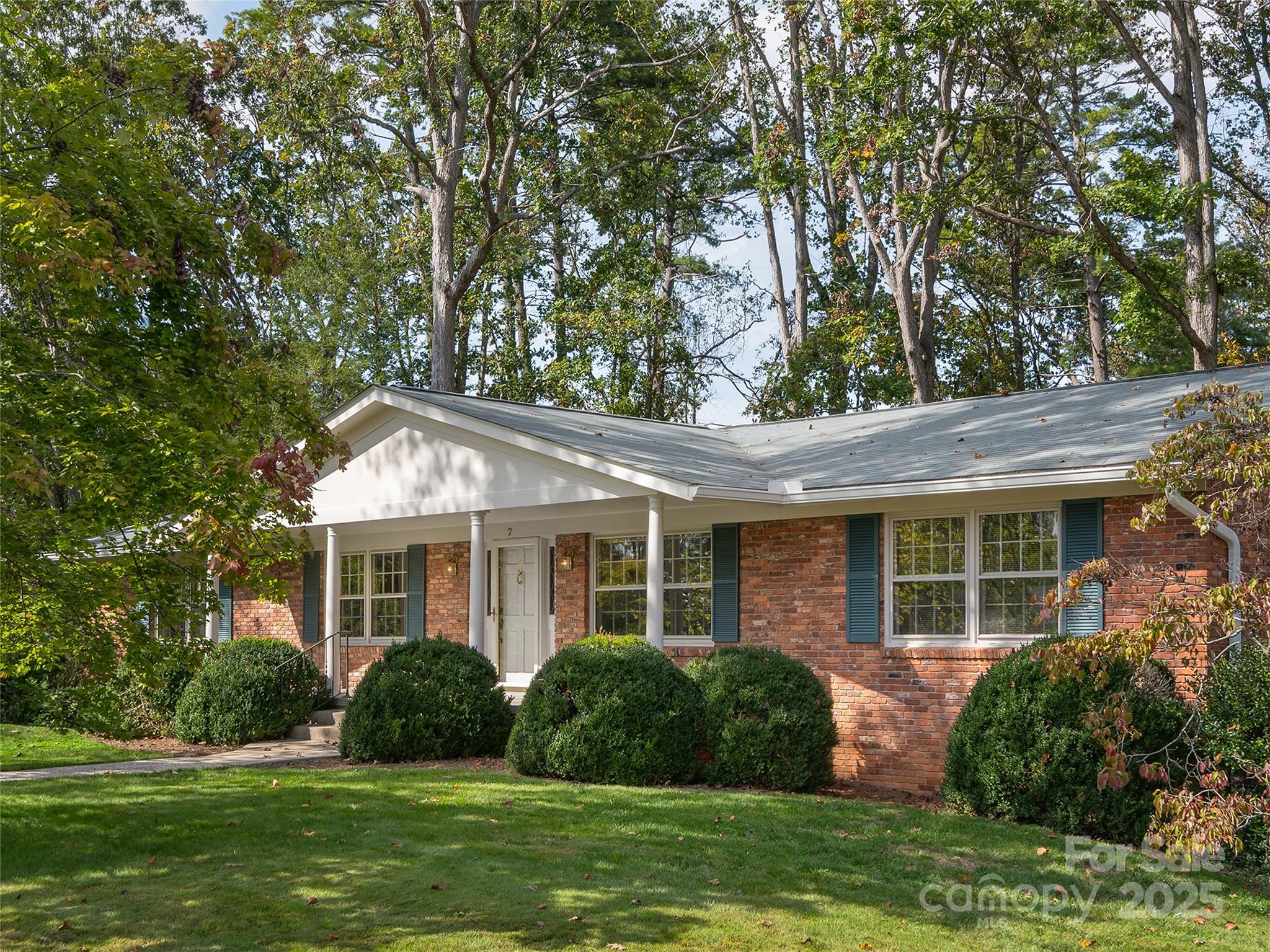 7 E Fox Chase Road Asheville NC 28804