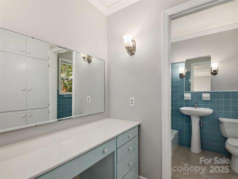 7 E Fox Chase Road Asheville NC 28804