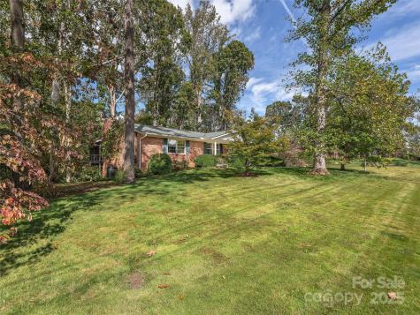 7 E Fox Chase Road Asheville NC 28804