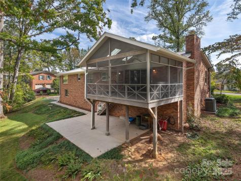 7 E Fox Chase Road Asheville NC 28804