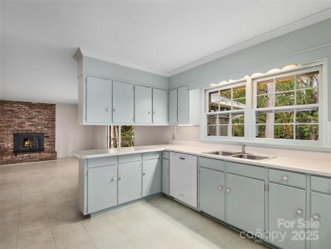 7 E Fox Chase Road Asheville NC 28804