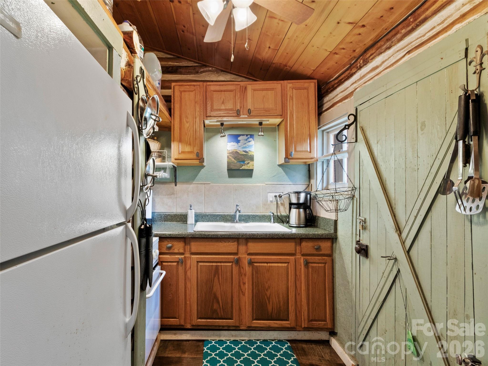 142 Cold Spring Road Burnsville NC 28714