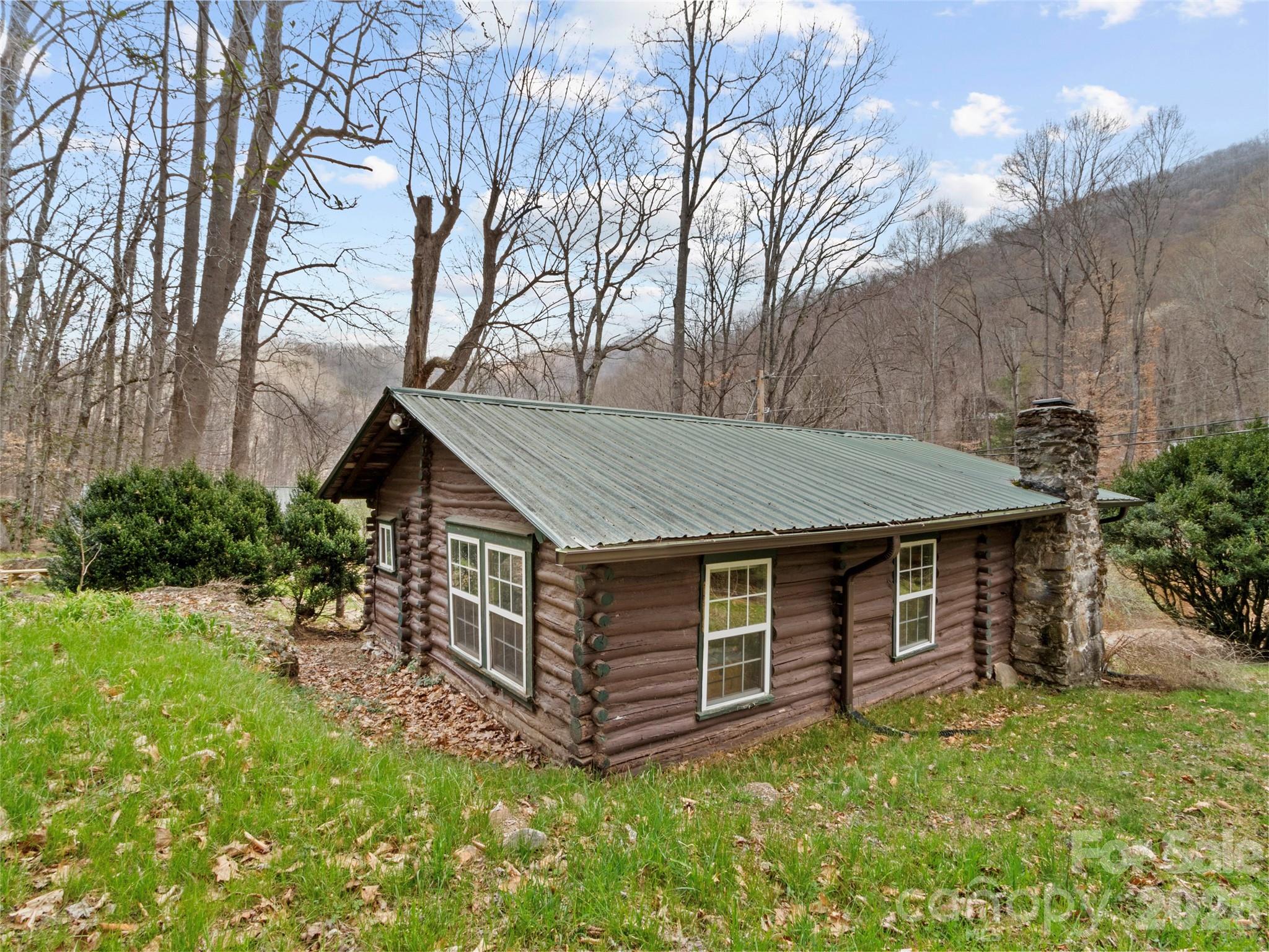 142 Cold Spring Road Burnsville NC 28714