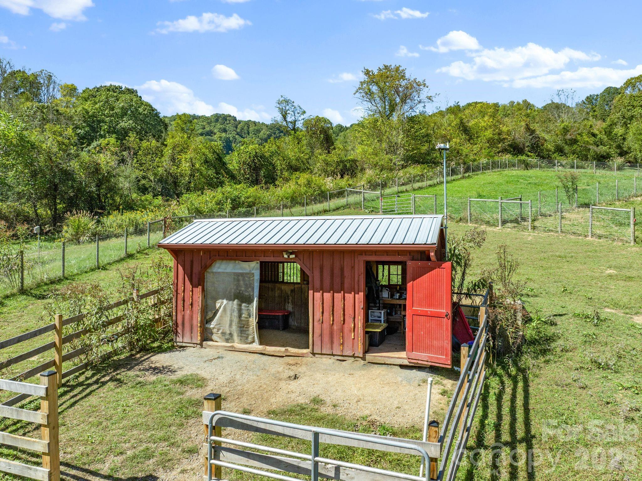 99 Quill Ammons Hollow Marshall NC 28753
