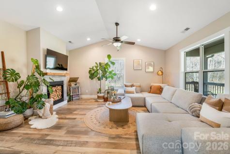 38 Sunrise Drive Mars Hill NC 28754